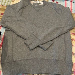 Men’s basic crewneck sweatshirt